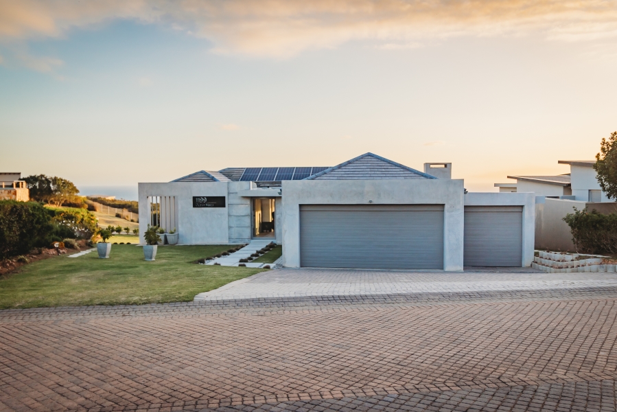 4 Bedroom Property for Sale in Herolds Bay Western Cape